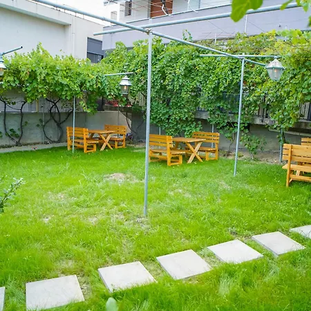 Kalpazo Kaja Garden * Golem (Tirana)