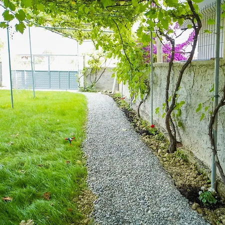 Kalpazo Kaja Garden Apartment