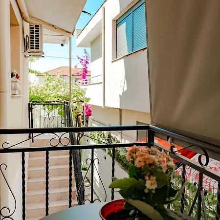 Kalpazo Kaja Garden Apartamento Golem (Tirana)