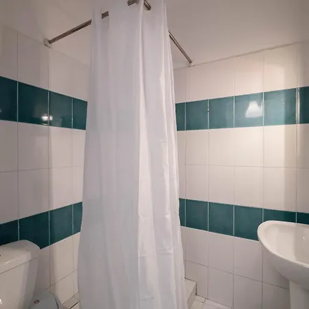 Kalpazo Kaja Garden Golem (Tirana)