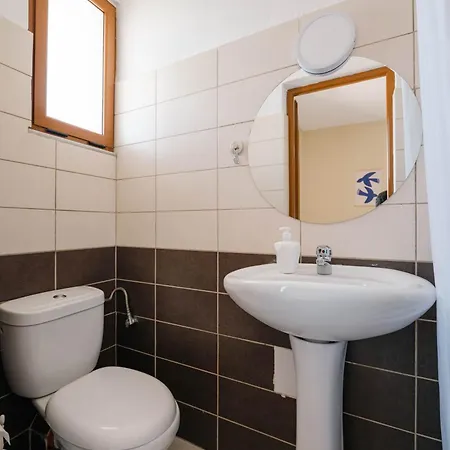 Kalpazo Kaja Garden Golem (Tirana)