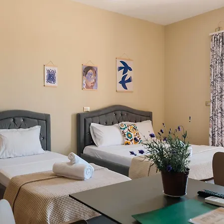 Kalpazo Kaja Garden * Golem (Tirana)