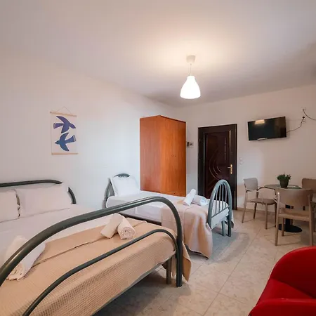 Kalpazo Kaja Garden * Golem (Tirana)