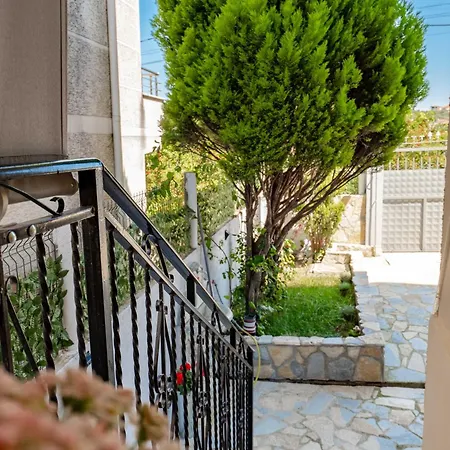 Apartmán Kalpazo Kaja Garden Golem (Tirana)