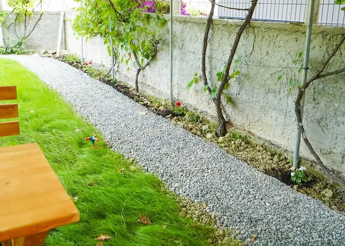 Kalpazo Kaja Garden Apartment *