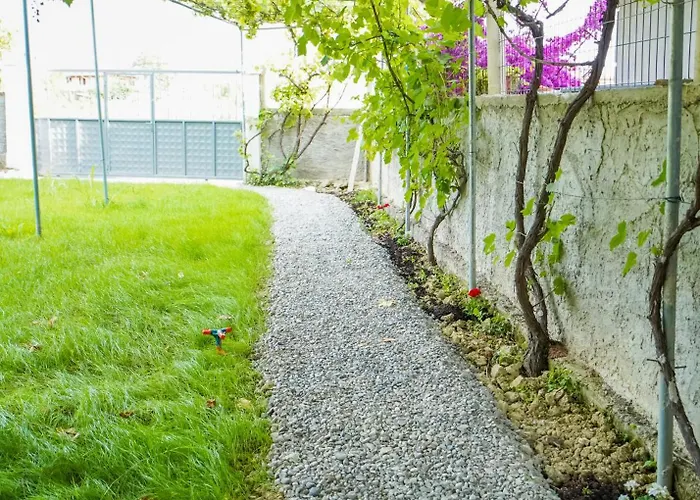 Kalpazo Kaja Garden Apartment