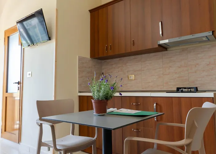 Kalpazo Kaja Garden Golem (Tirana)