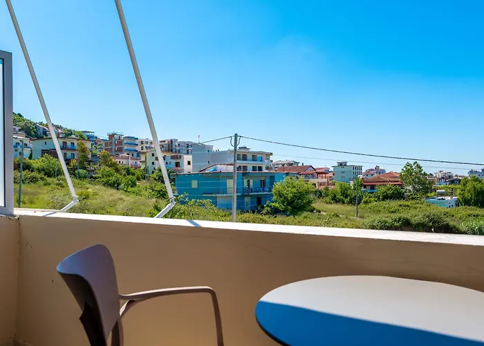 Kalpazo Kaja Garden * Golem (Tirana)