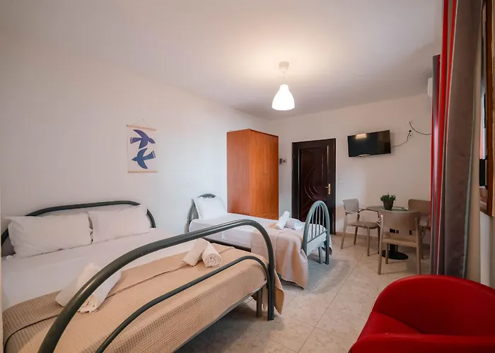 Kalpazo Kaja Garden * Golem (Tirana)