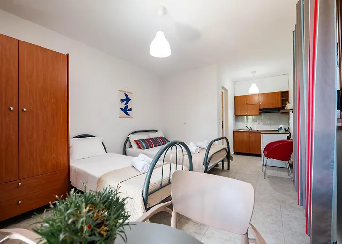 Kalpazo Kaja Garden * Golem (Tirana)