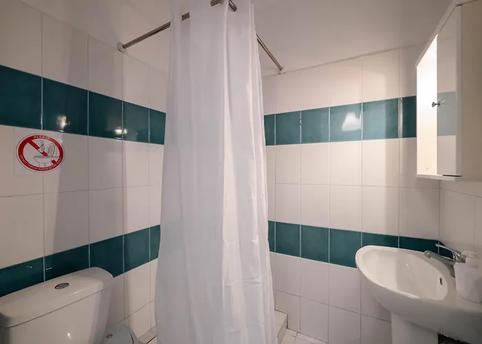 Kalpazo Kaja Garden Golem (Tirana)