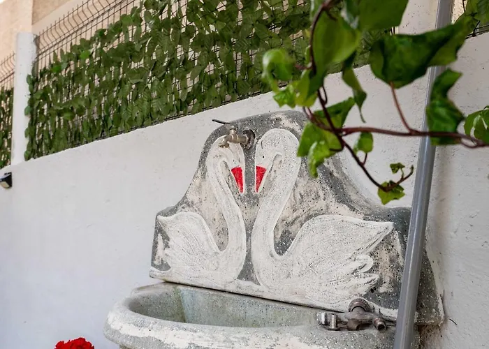 Kalpazo Kaja Garden * Golem (Tirana)