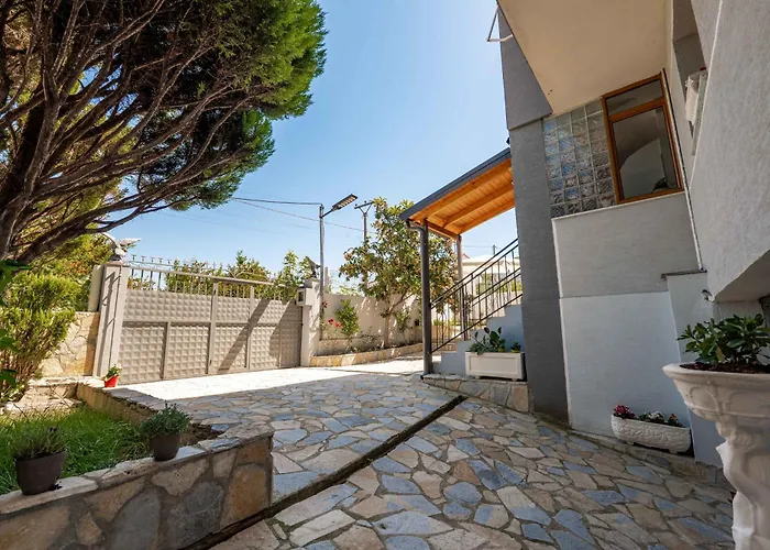 Kalpazo Kaja Garden *