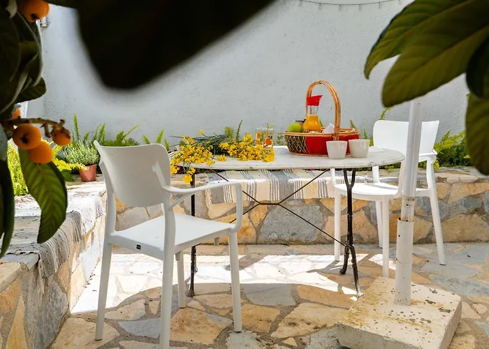 Kalpazo Kaja Garden Golem (Tirana)